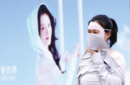 低价防晒衣挤进谁的衣柜