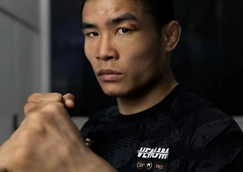 从祁东文武中专到世界格斗舞台，肖龙成为湖南首个UFC选手