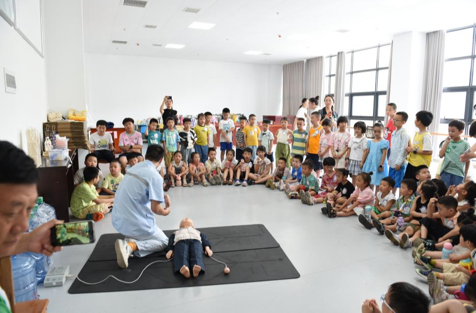 医路“童”行 “暑”你最棒——湖南医药学院总医院开展暑期职业体验活动