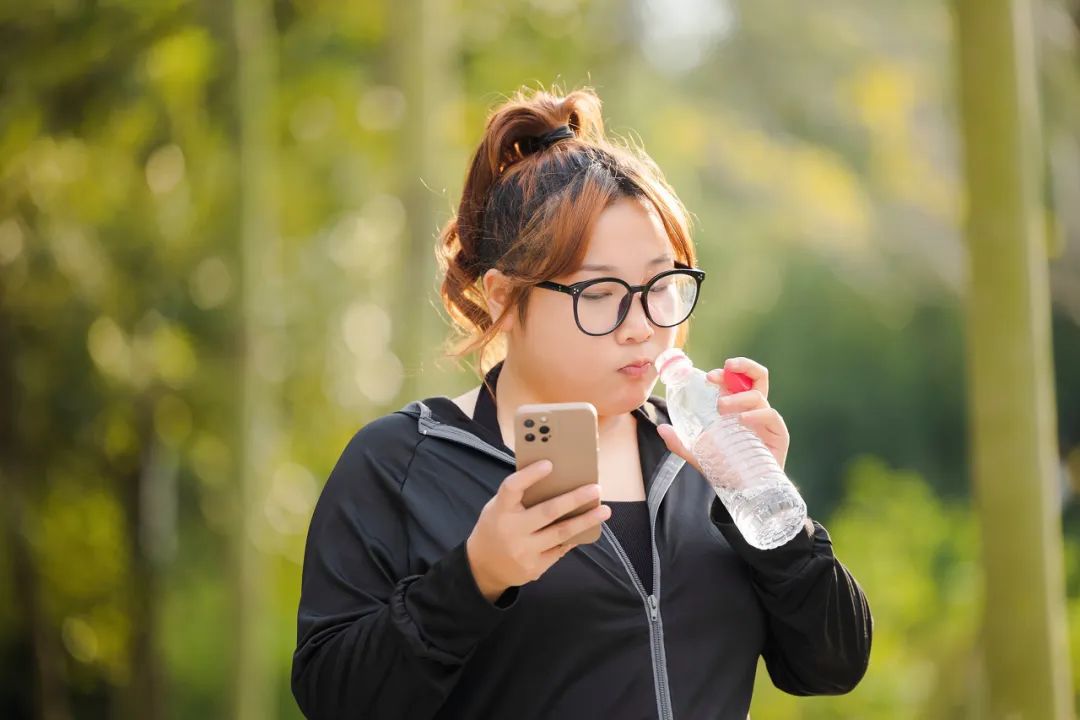 狂吃不胖和喝水都胖，到底哪个更健康？