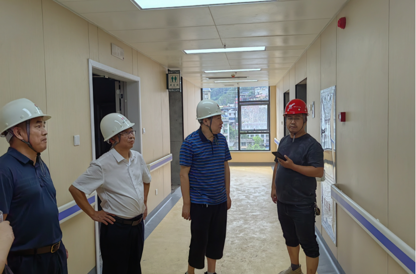 宋维金到湘西州民族中医院内科大楼建设项目现场调研