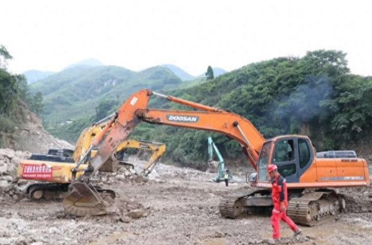 四川汉源山洪泥石流灾害已搜寻到14具遗体，仍有25人失联