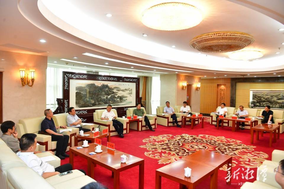 刘志仁会见统一战线代表人士、商协会负责人
