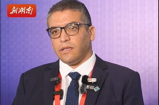 突尼斯共和国之声党总书记艾哈迈德·阿卡利姆：从中国共产党的发展经验中受益匪浅｜中非“湘”见