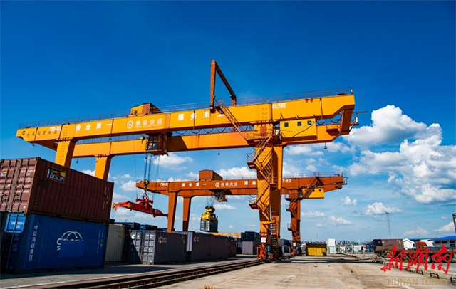 Busy Cargo Handling Scene at Huaihua International Land Port