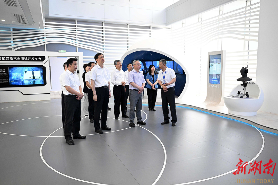 7月26日，沈晓明在湖南湘江智能科技创新中心有限公司调研。
