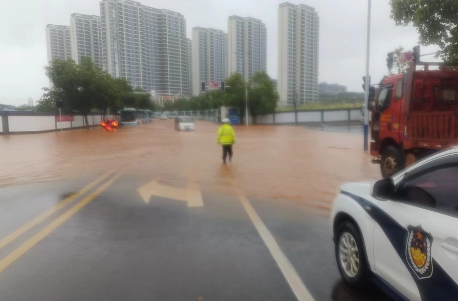 出行注意！長沙這些路段積水、交通管制