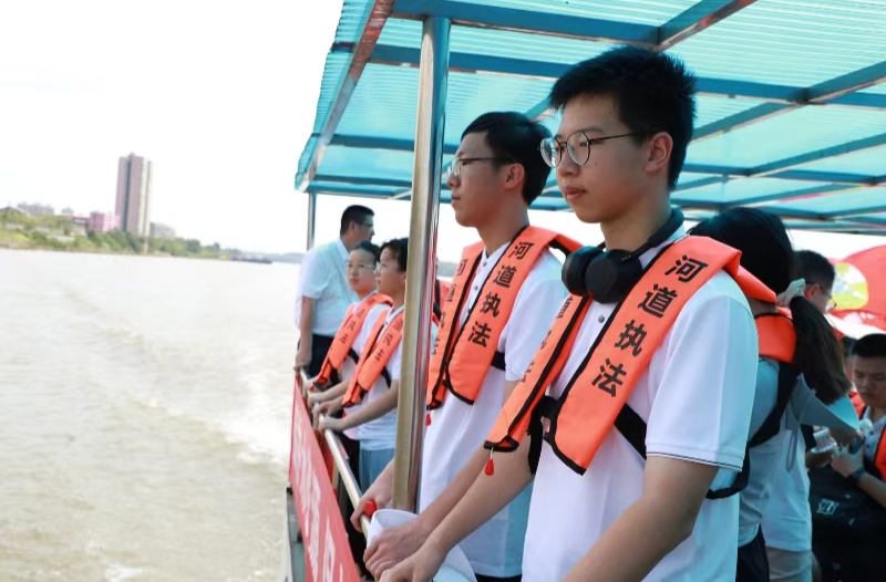 跟着青年学子去巡河！沉浸式感受衡阳水环境