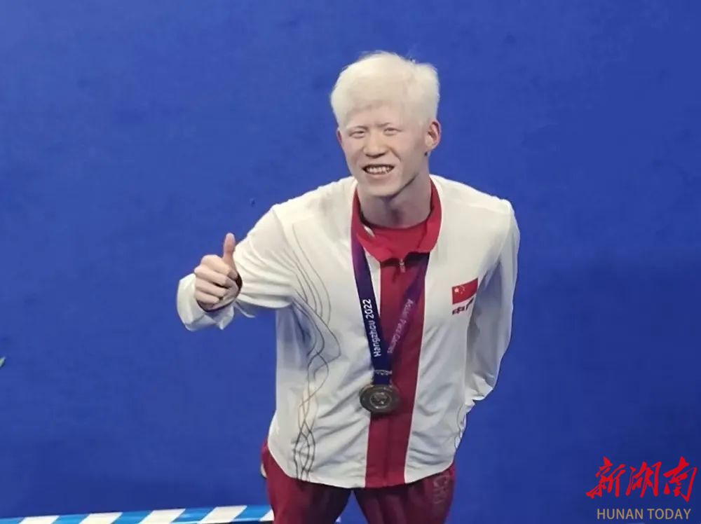 邵阳伢子邓洁秋，将出征巴黎残奥会！为他加油！