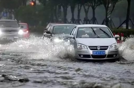 車輛涉水受損保險怎么理賠？新能源汽車應(yīng)注意哪些