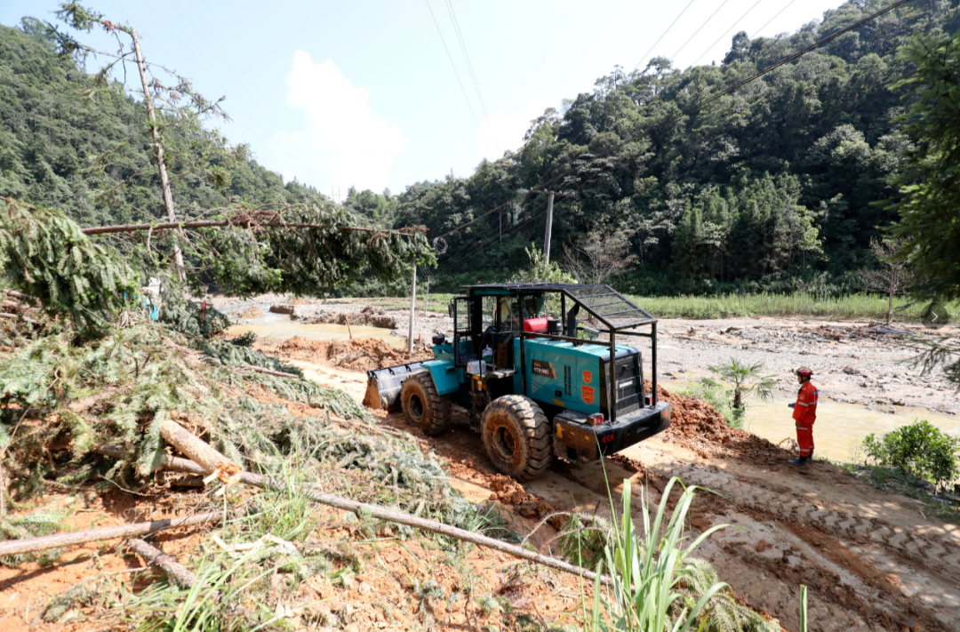 全力以“复”！坚决打赢抢险救灾攻坚战
