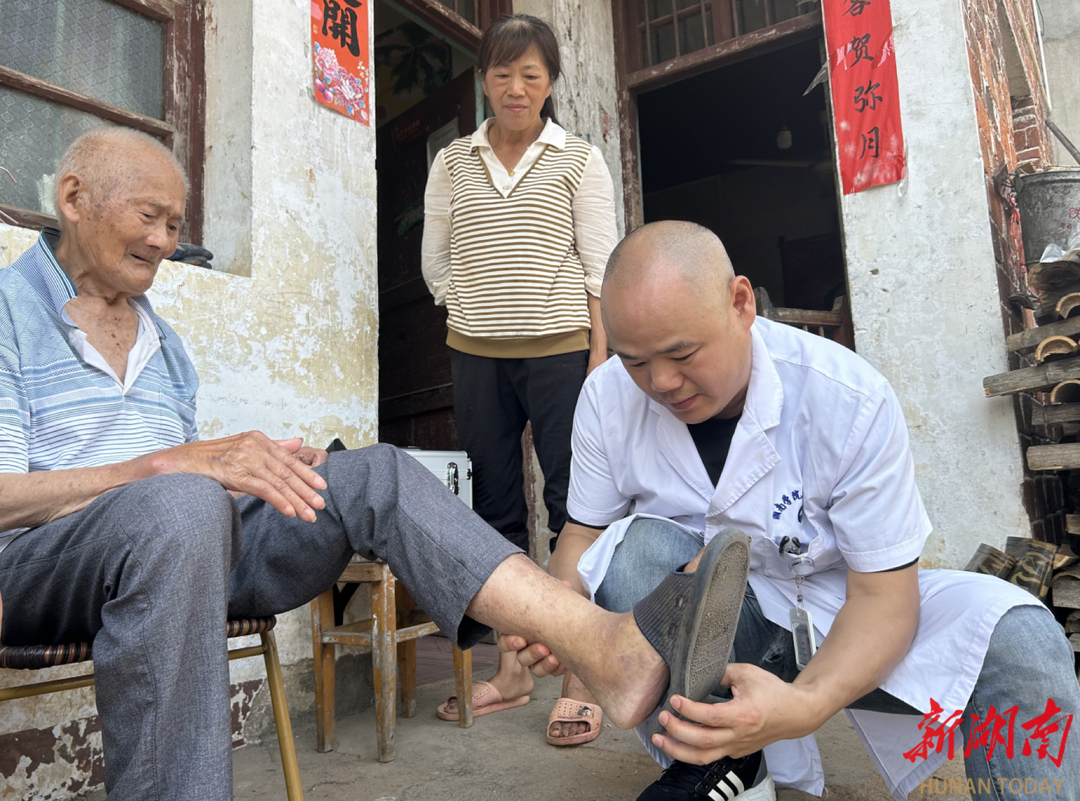 “暖暖的，很贴心！”——湖南省卫生健康系统对口帮扶资兴市受灾受损村卫生室快速恢复服务