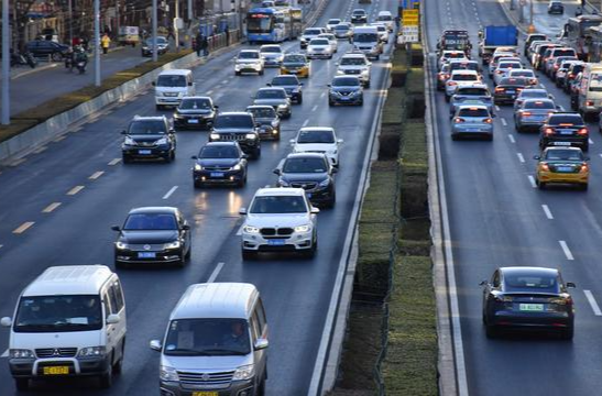 價格戰(zhàn)暫時息鼓 車企寄望“金九”