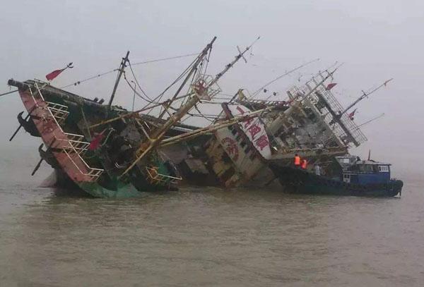 福建一渔船在海上沉没 1人死亡 失联3人正在搜救中
