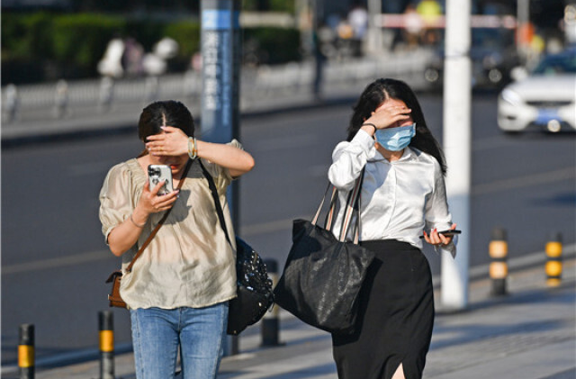 39℃+，今日出伏气温不降反升，省气象台发布高温橙色预警