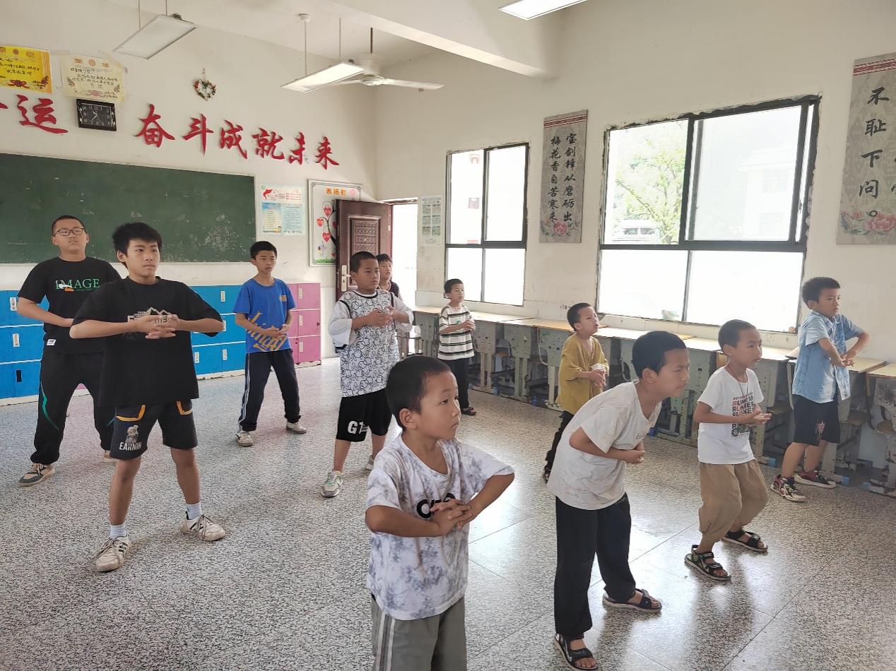 中醫(yī)藥文化走進鄉(xiāng)村！吉首大學“醫(yī)路同行”社會實踐團赴丹青鎮(zhèn)開展社會實踐