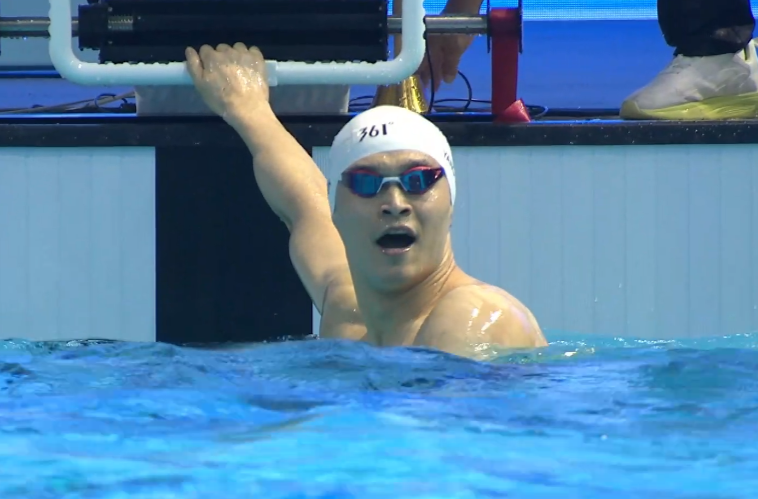 祝贺！孙杨复出首战夺冠