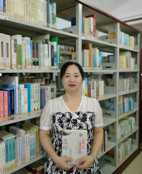 最美教师｜胡娟：用专业和热情照亮读者前行之路 - 三湘最美教师 - 新湖南