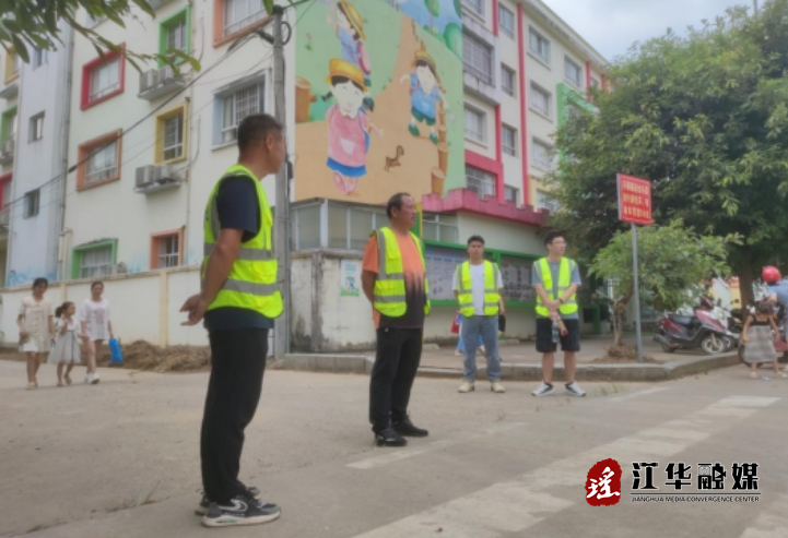 江华码市镇开展秋季开学校园交通安全劝导