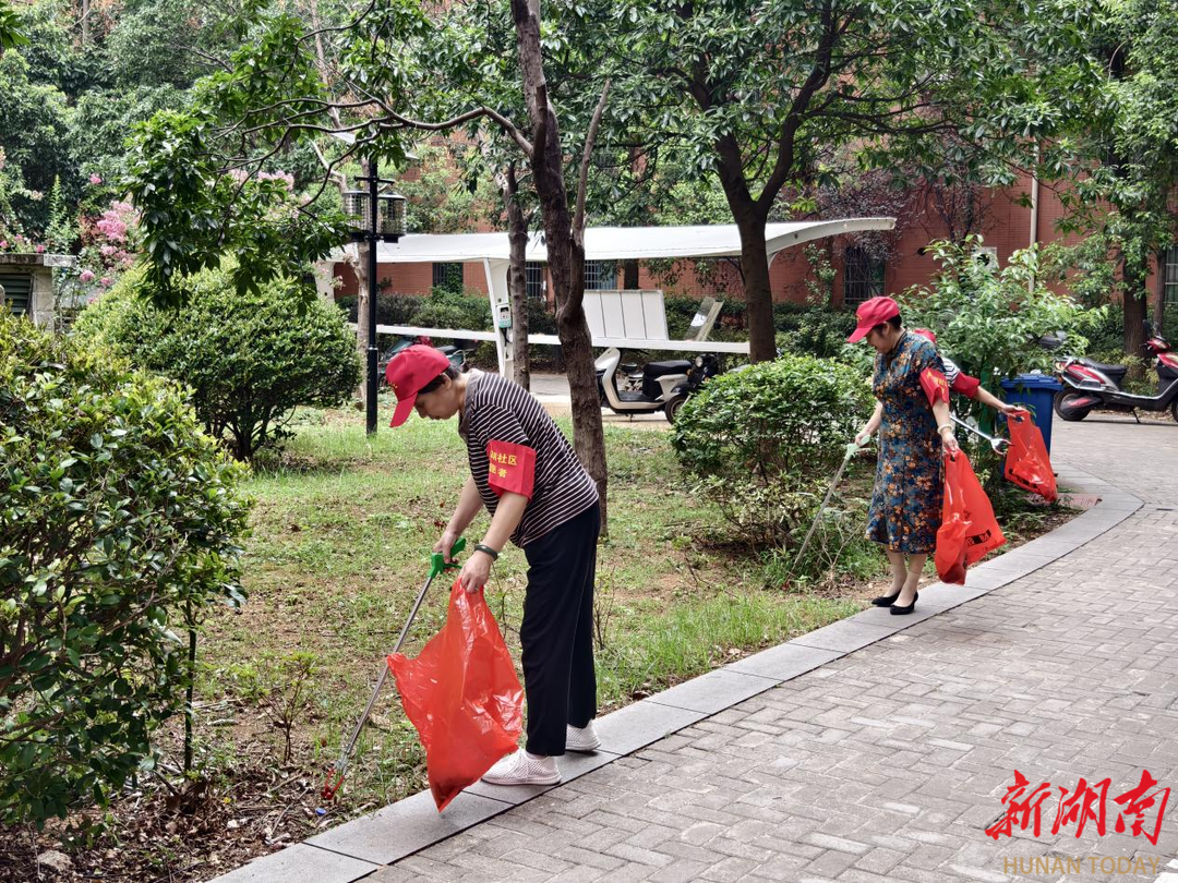 長(zhǎng)沙斑馬湖社區(qū)：愛國(guó)衛(wèi)生大清掃 共建共享靚家園