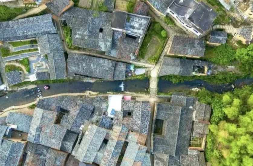 县城七成消费订单来自“异乡人” 年轻人为何热爱奔县？