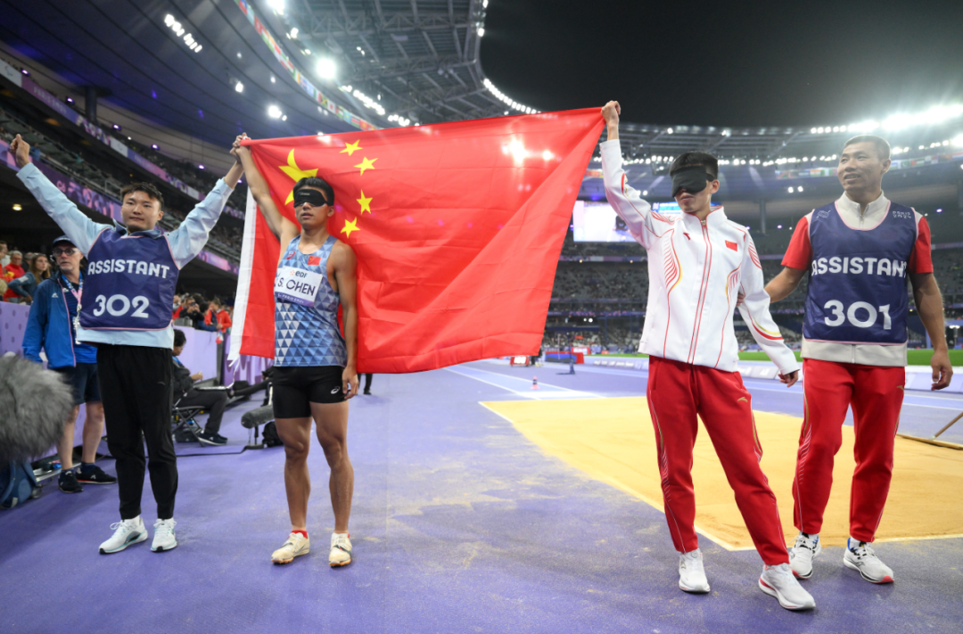 “来来来”！他靠听声音跳远 打破尘封10年的世界纪录