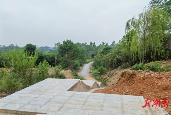 道水河國家濕地公園管理處：優(yōu)化啞河北岸便道，護(hù)航群眾安全出行