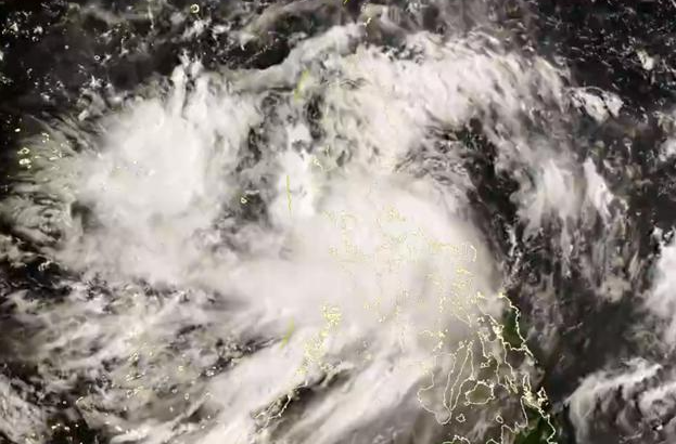 台风“摩羯”登陆海南文昌，风力超17级