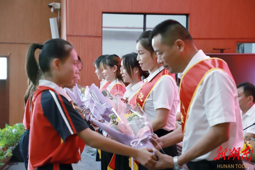 衡阳县英南学校:弘扬教育家精神,甘将心血育桃李