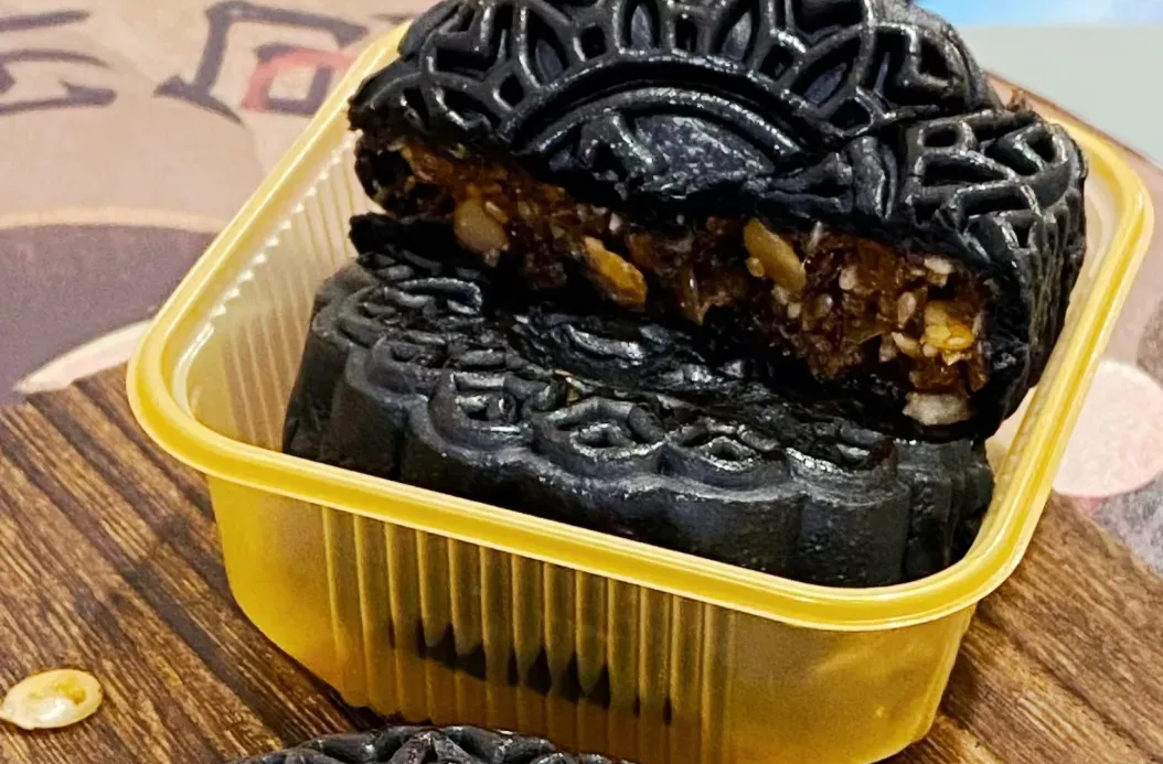 香菜月饼、螺蛳粉月饼、火锅月饼……月饼“上新”，你吃了吗？