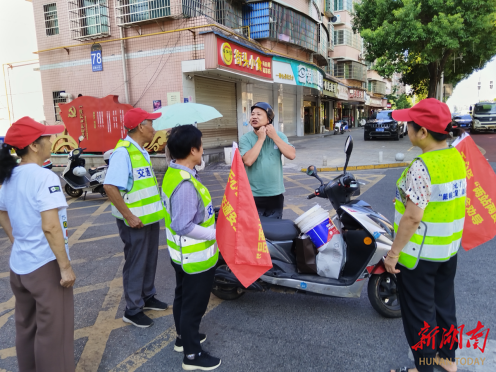 小网格筑牢大平安  志愿红守护金桂人