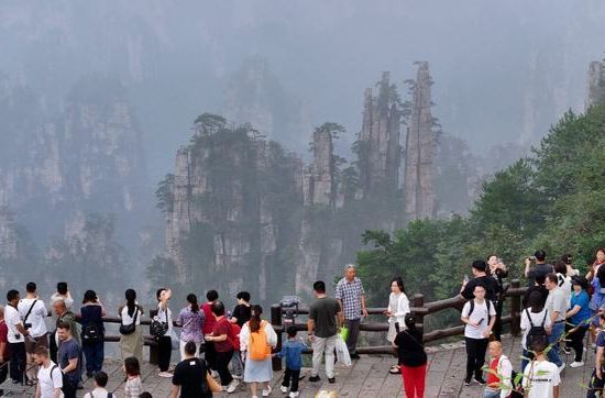 中秋假期第二天，湖南全域客流1049.27万人次