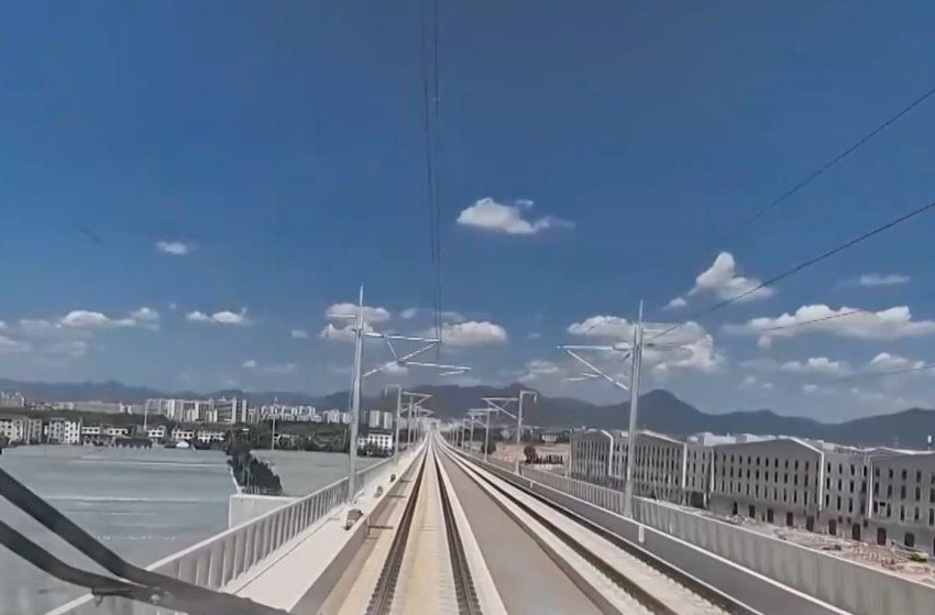 国庆假期热门线路“一票难求”？试试候补购票功能