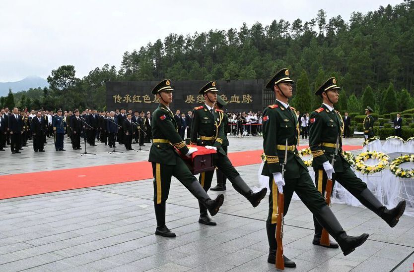 時隔93年，烈士“歸隊”！黃公略烈士安葬儀式在江西吉安舉行