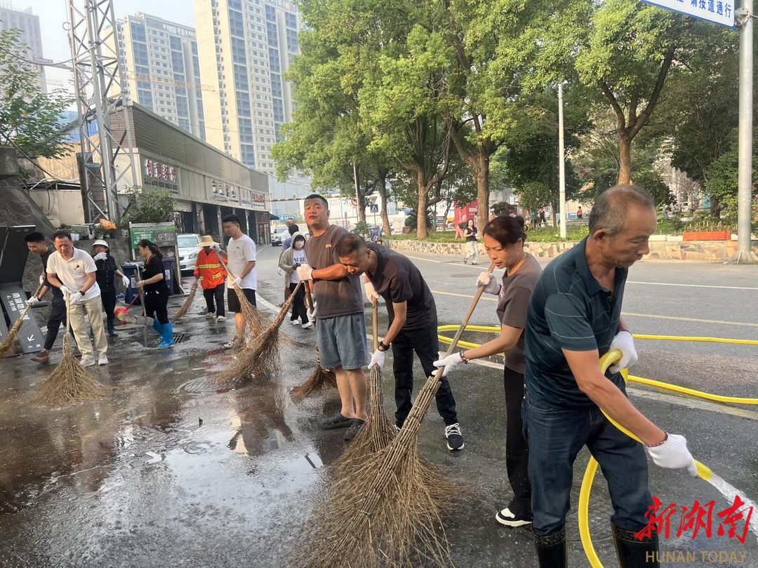 長沙南湖大市場建材城：愛國衛(wèi)生大掃除，清清爽爽迎國慶