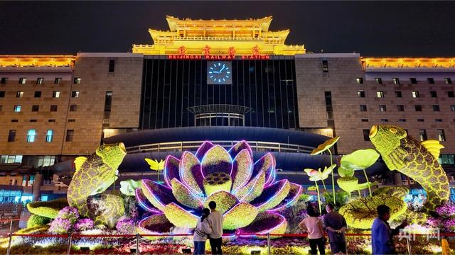 國慶臨近 北京七大火車站夜景“上新”