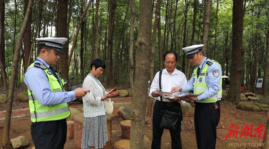 江華：國慶宣傳不間斷 交通安全“警”相伴