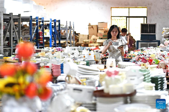 Explore Ceramic-making Techniques in Liling of Hunan