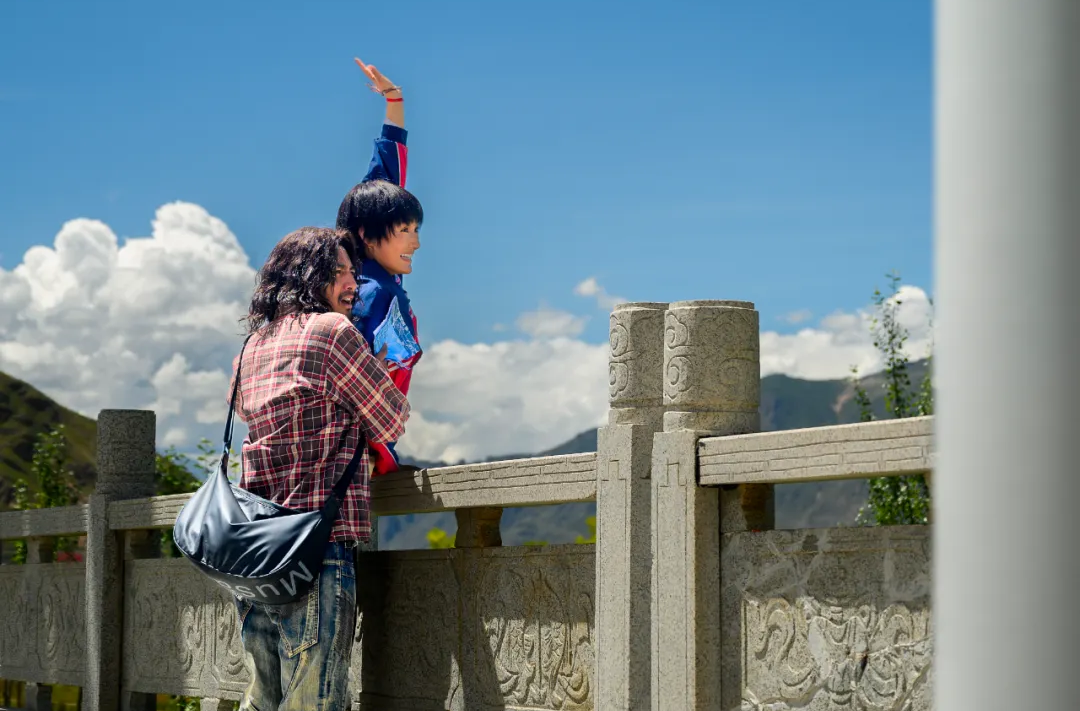 芙蓉國評論｜抓住假期的“尾巴”，去《日光之城》看看西藏吧！