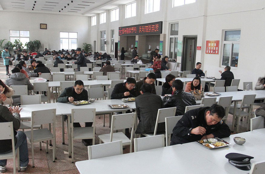 北京市机关食堂反食品浪费将有管理规范：非自助餐应提供半份菜