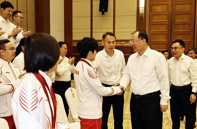 第17届夏季残奥会湖南省总结大会在长沙举行 毛伟明会见运动员代表