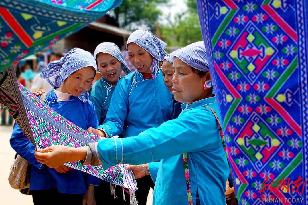 美图·通道70年|七彩侗乡①:非遗侗锦 - 怀化 - 新湖南
