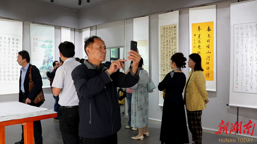 我們的節(jié)日·重陽丨衡南縣舉辦老年書畫展 書香翰墨迎重陽佳節(jié)