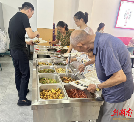 家門口吃上“暖心飯”  祁東縣：老年助餐點(diǎn)，老年人吃得飽吃得好