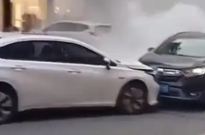 经武快评丨褒奖英雄，就是弘扬社会正气