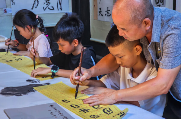 理论·新论丨担负好新时代文化使命 建设中华民族现代文明