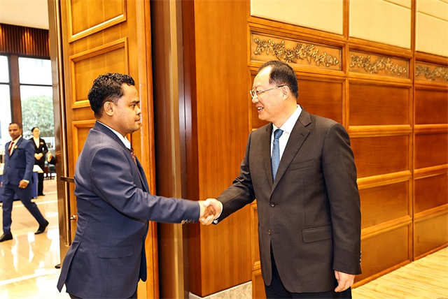 Governor Mao Meets with Guests from Timor-Leste