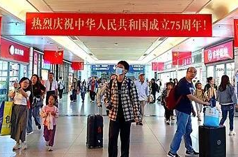岳麓山丨抢人大战，“发户口本”只是开始