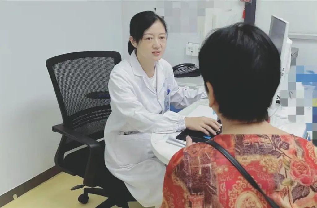 螃蟹和奶茶同时吃会怎么样？专家这样说