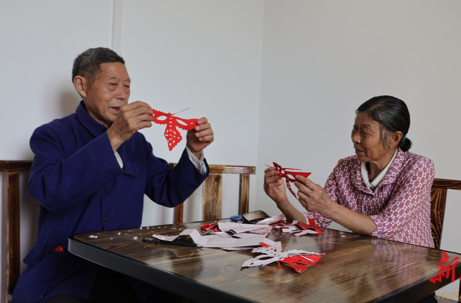 衡山县岳北村开办老年服务驿站，村里老人享受助餐、日间照料等服务——“我们感到非常开心”｜湖南日报